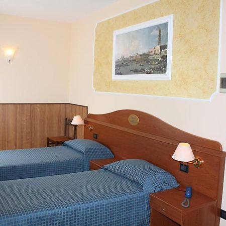 Hotel Belfiore Salzano Екстериор снимка