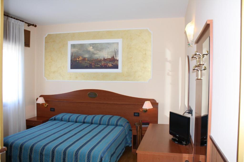 Hotel Belfiore Salzano Стая снимка