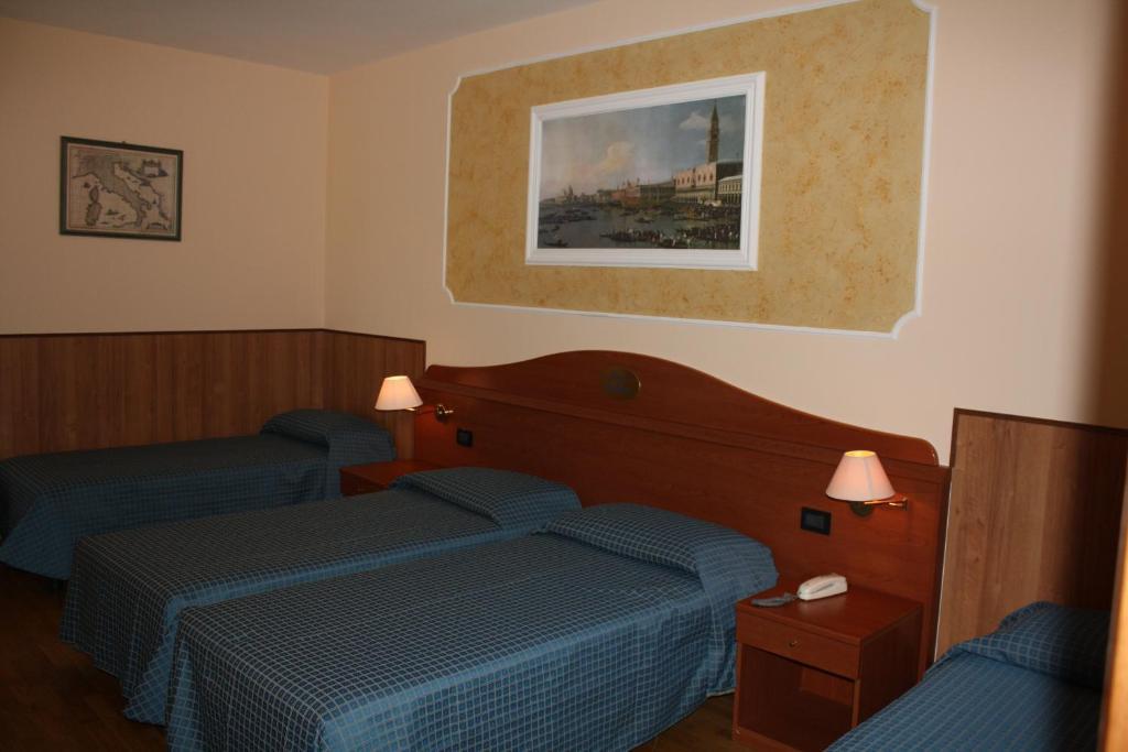 Hotel Belfiore Salzano Стая снимка