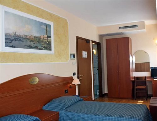 Hotel Belfiore Salzano Екстериор снимка